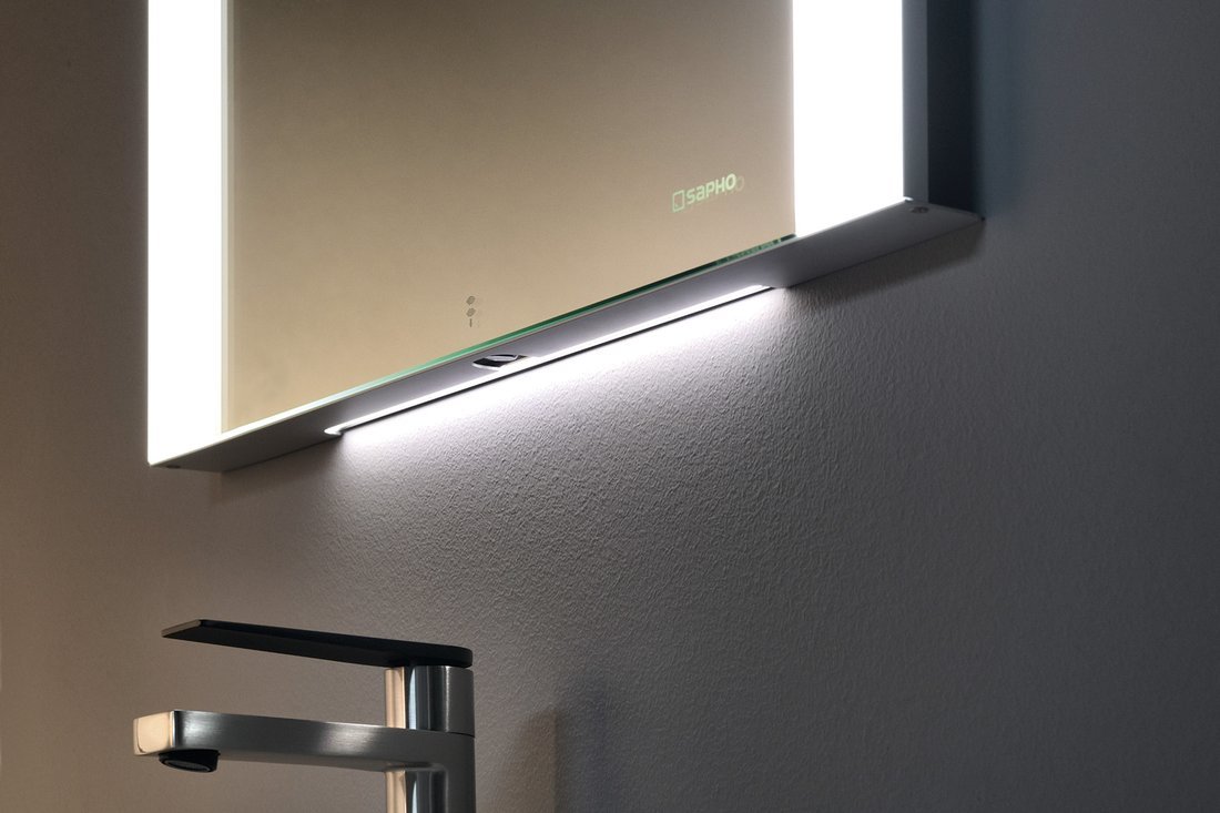 DURANGO Spiegel mit LED Beleuchtung 600x800mm, berührungsloser Sensor
